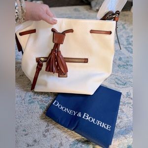 Dooney & Bourke Pebble Grain Drawstring shoulder white purse Small Logan bag